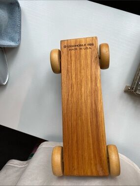 Wooden Advertisement Truck
Crispix Honeynut
Kellogg